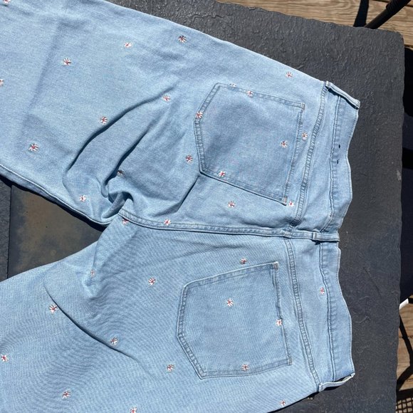 GAP Embroidered Girlfriend Jeans - Picture 4 of 5